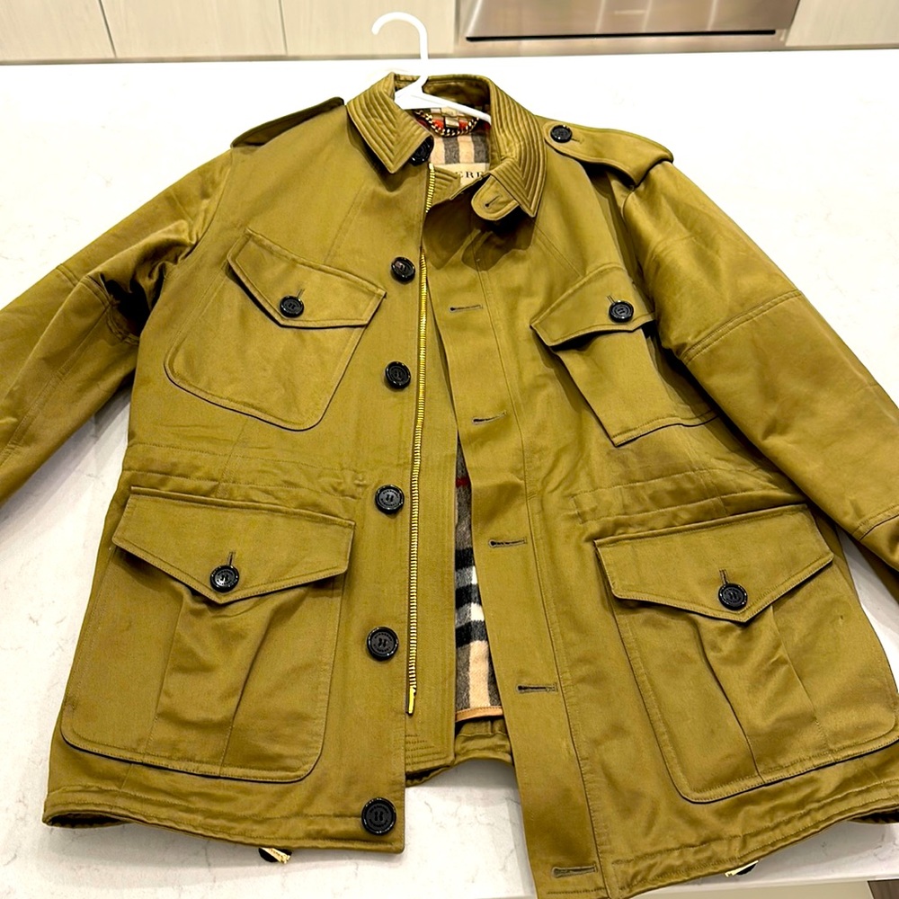 Burberry Heritage Trench Coats Size 54 perfect condition Authentic.